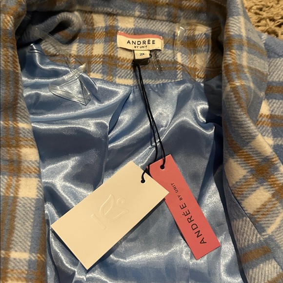 Coat - Picture 6 of 6